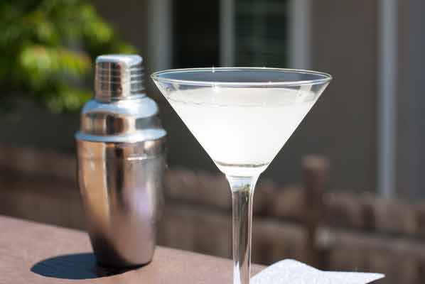 Коктейль «белая леди»: история, рецепт и вариации напитка