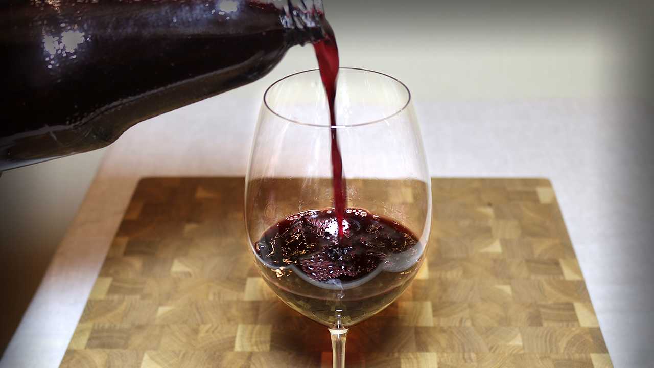 Домашнее вино из яблок: технология приготовления и простые пошаговые рецепты