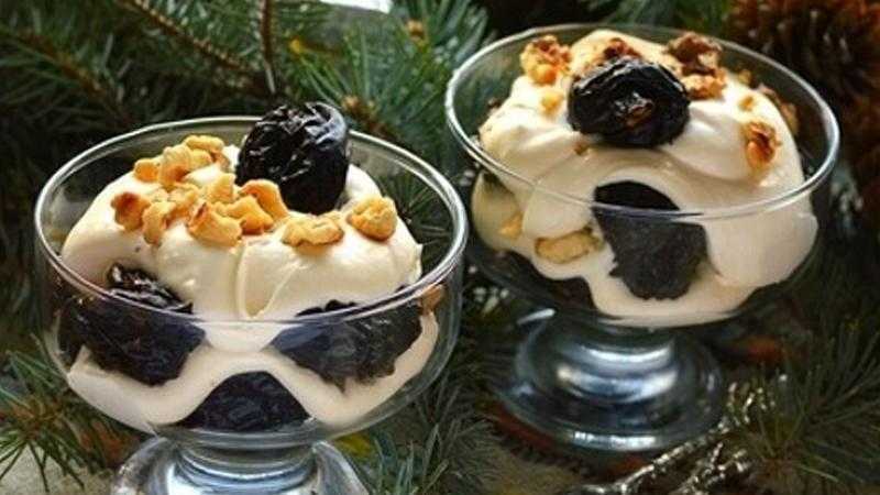 Чернослив в вине с грецкими орехами – простой рецепт десерта