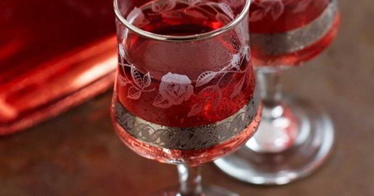 Сливовое вино в домашних условиях: простой рецепт