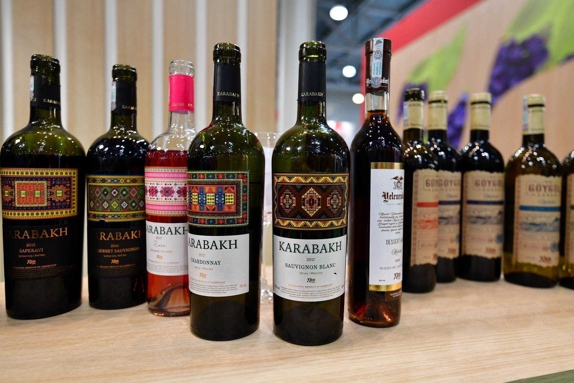 Азербайджанские вина купить. Вино Karabakh Азербайджан. Вино Карабах Саперави. Вино "Karabakh" Saperavi. Бакинское вино.